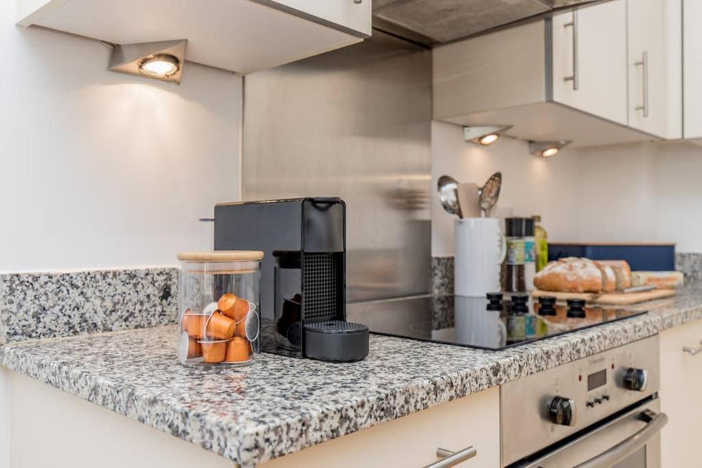 Oxfordshire Living - The Churchill Apartment - Удсток Екстериор снимка