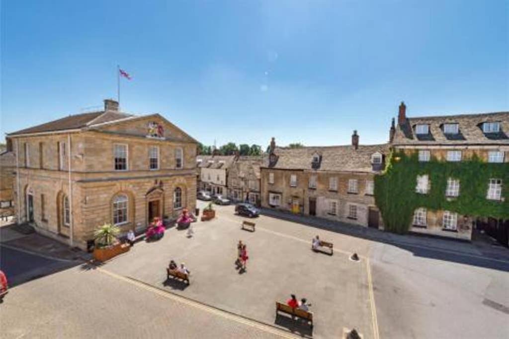Oxfordshire Living - The Churchill Apartment - Удсток Екстериор снимка