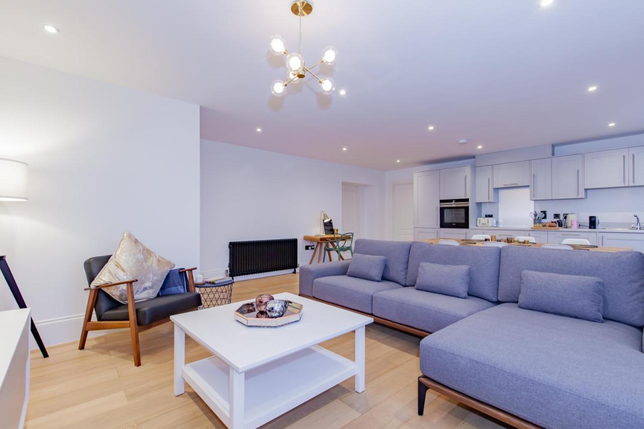 Oxfordshire Living - The Churchill Apartment - Удсток Екстериор снимка