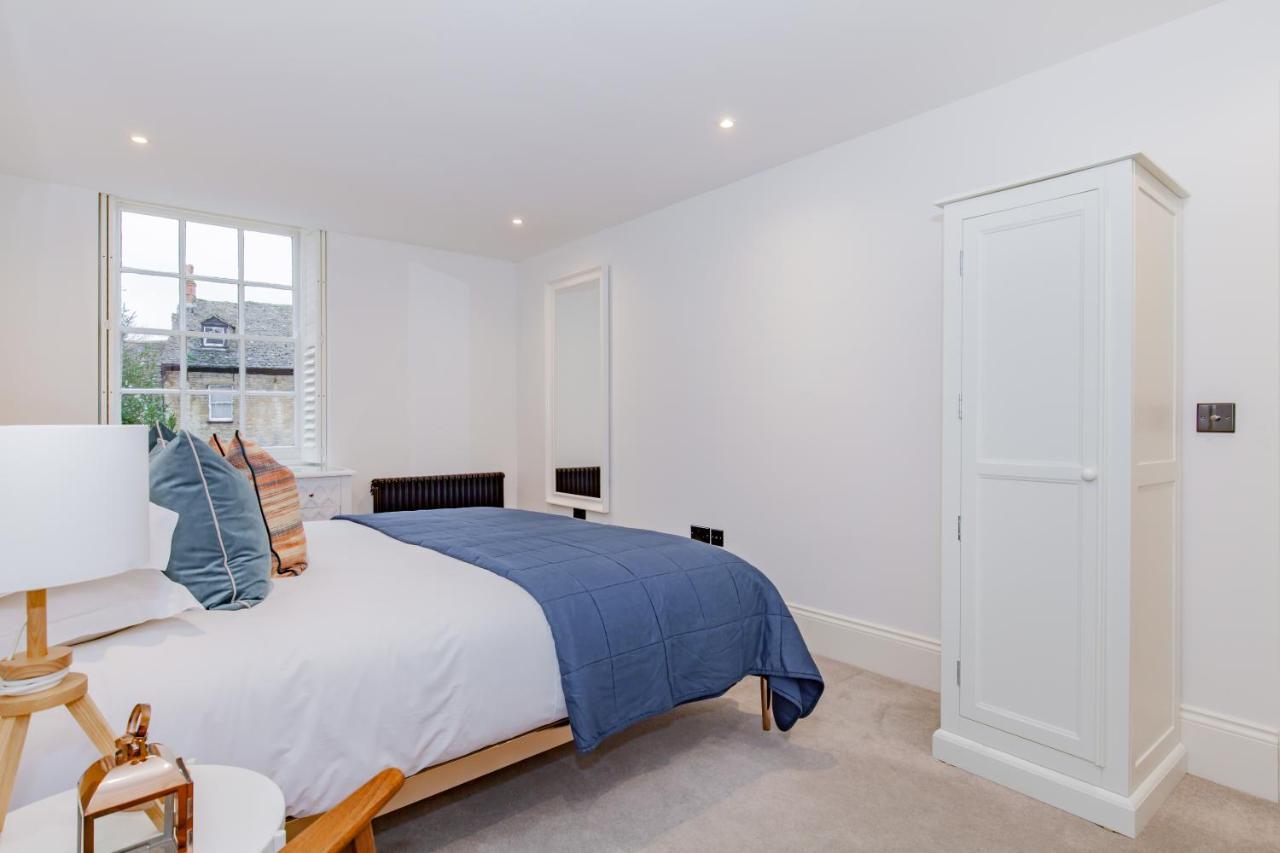 Oxfordshire Living - The Churchill Apartment - Удсток Екстериор снимка