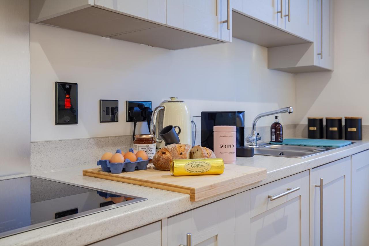 Oxfordshire Living - The Churchill Apartment - Удсток Екстериор снимка