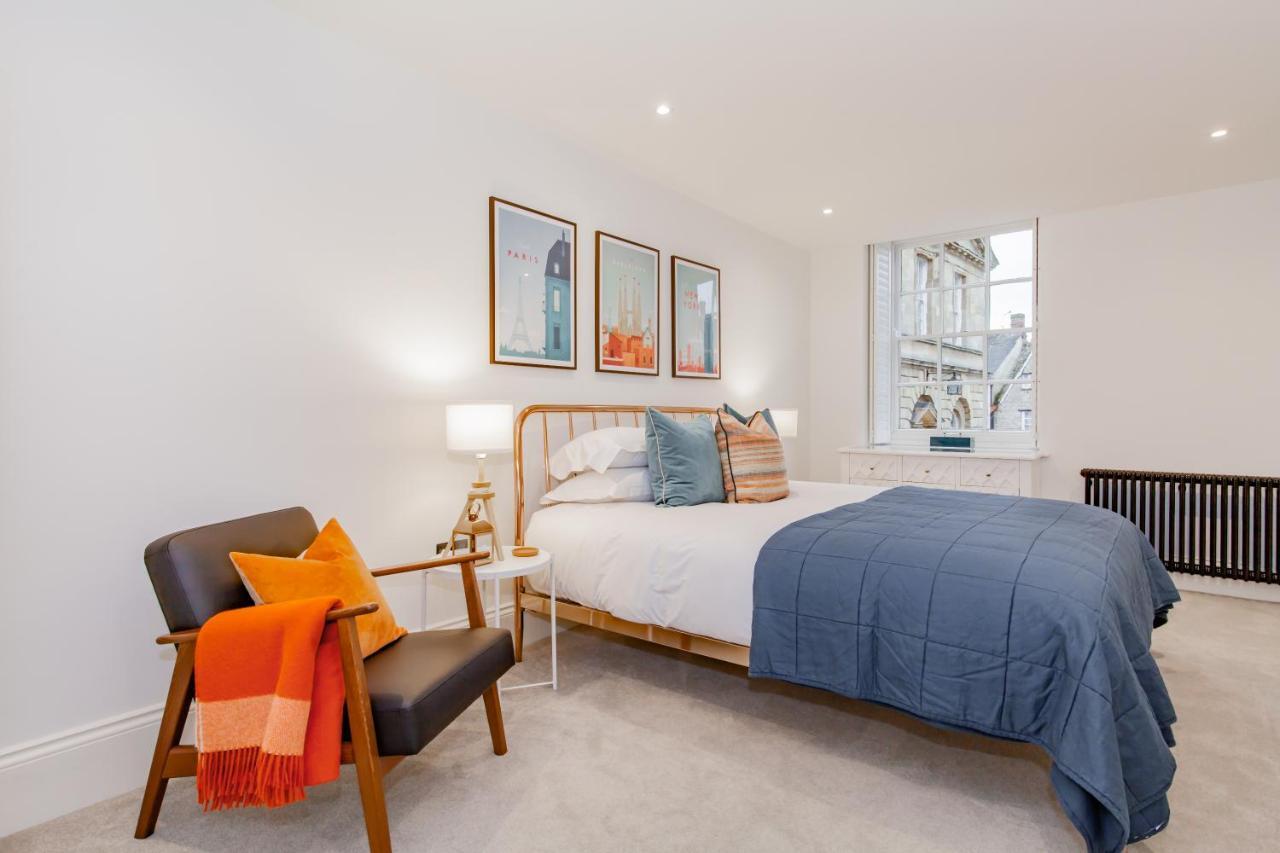 Oxfordshire Living - The Churchill Apartment - Удсток Екстериор снимка