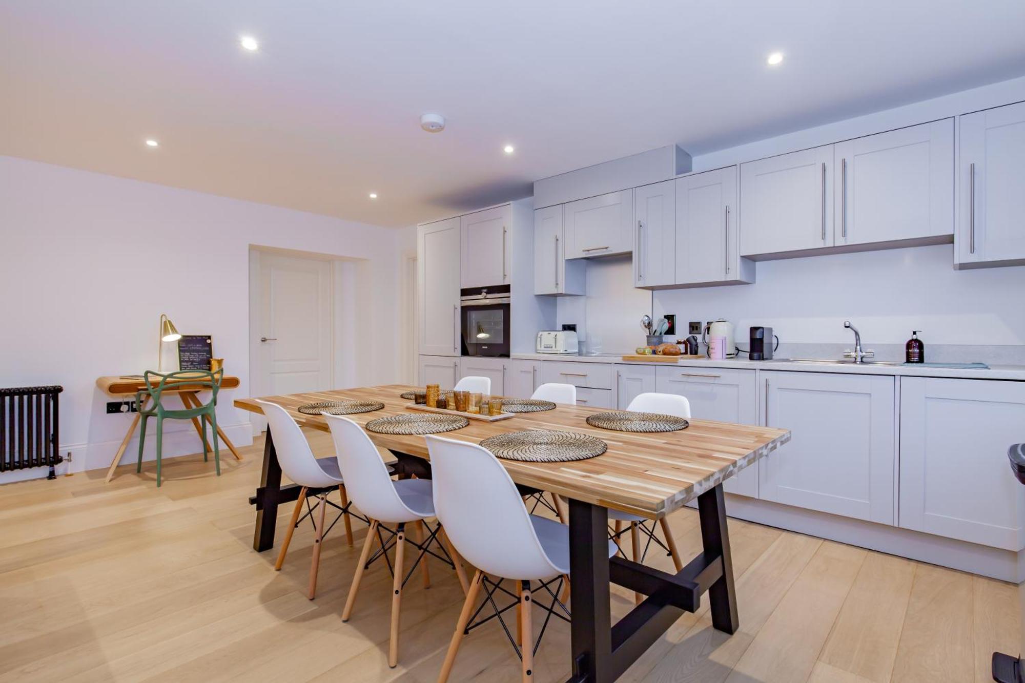 Oxfordshire Living - The Churchill Apartment - Удсток Екстериор снимка