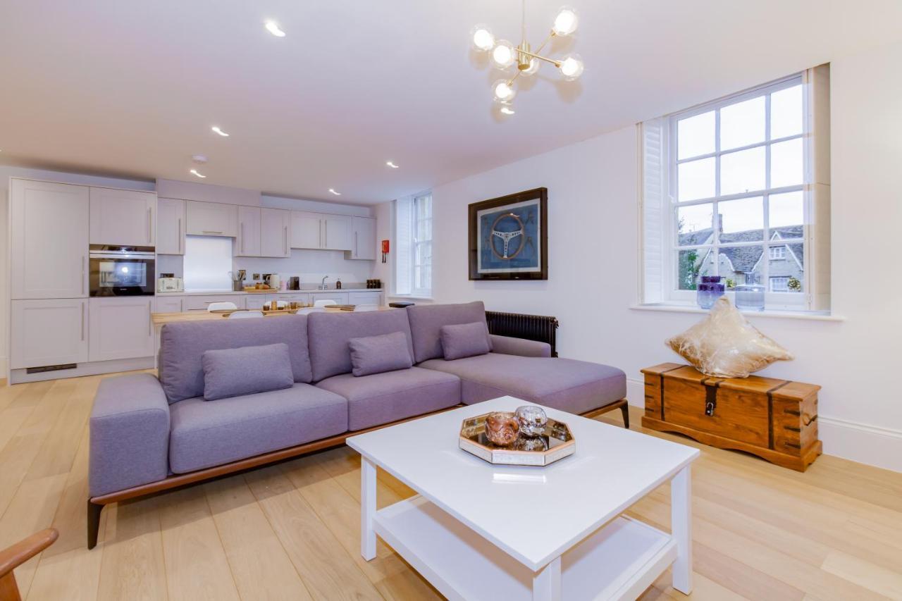 Oxfordshire Living - The Churchill Apartment - Удсток Екстериор снимка